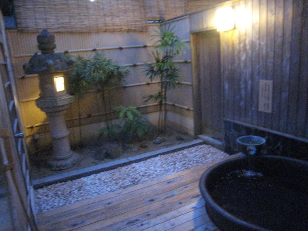 Отель Utsumionsen Ichizu Aichi Экстерьер фото