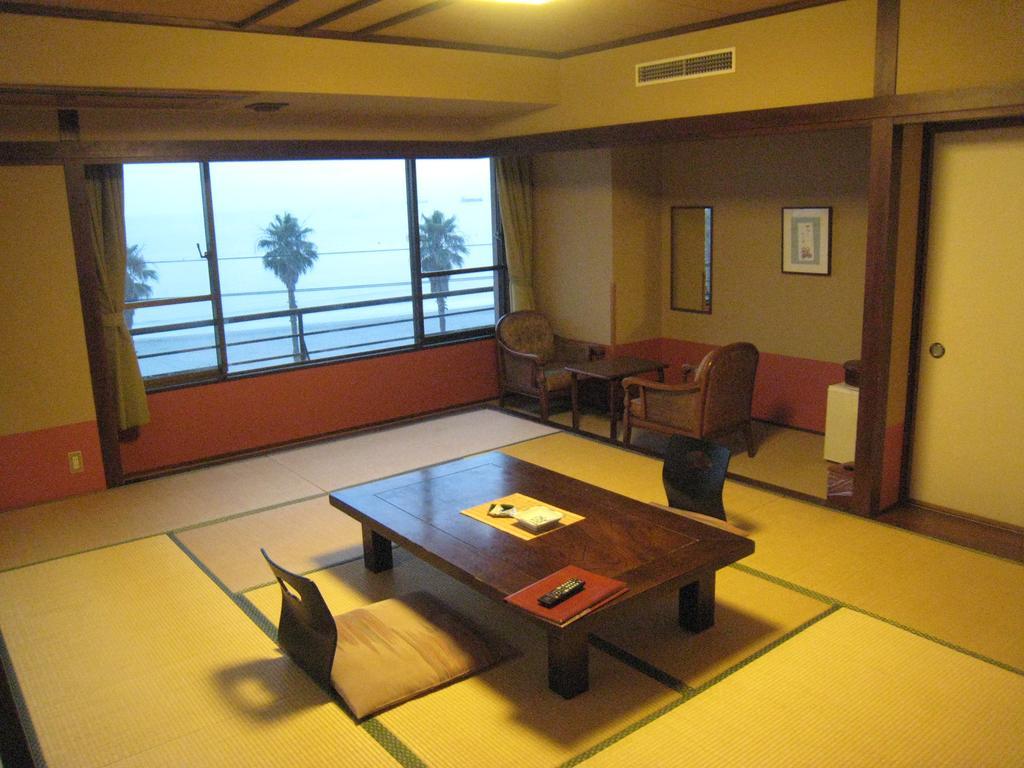 Отель Utsumionsen Ichizu Aichi Экстерьер фото