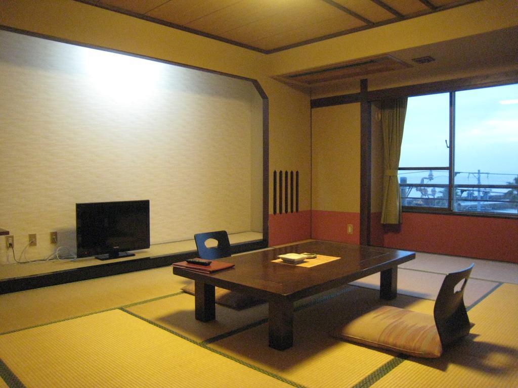 Отель Utsumionsen Ichizu Aichi Экстерьер фото