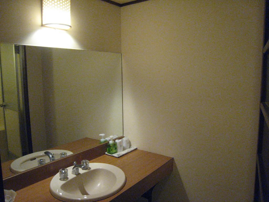 Отель Utsumionsen Ichizu Aichi Экстерьер фото