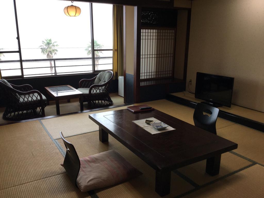 Отель Utsumionsen Ichizu Aichi Экстерьер фото